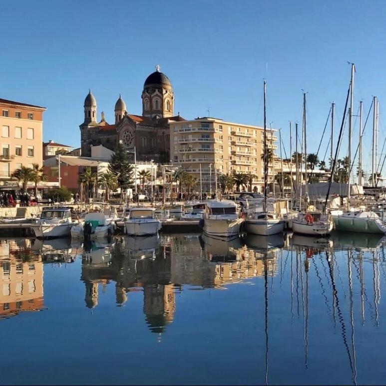 Studio 1 Neuf A 100 M Des Plages Et De La Gare Saint-Raphaël Exterior foto